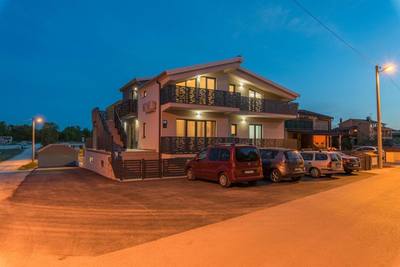 Apartmani Natalija Poreč Eksteriør billede